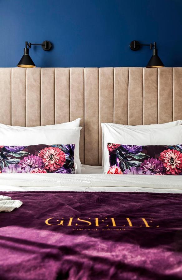 Отель Giselle Vintage Doubles - Adults Only